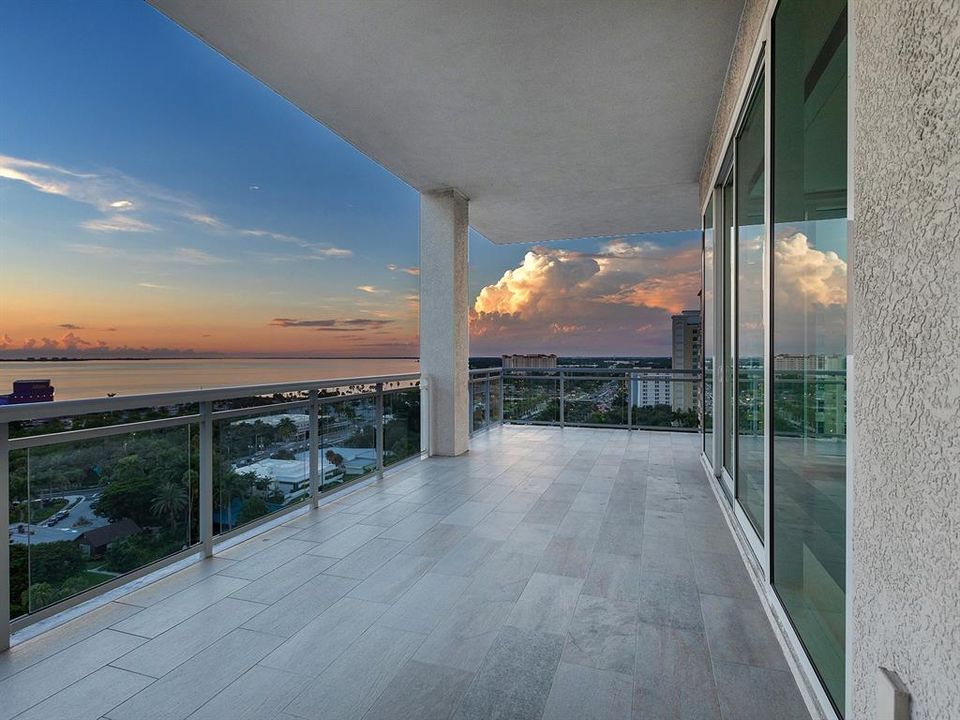 En Venta: $3,495,000 (3 camas, 3 baños, 3630 Pies cuadrados)