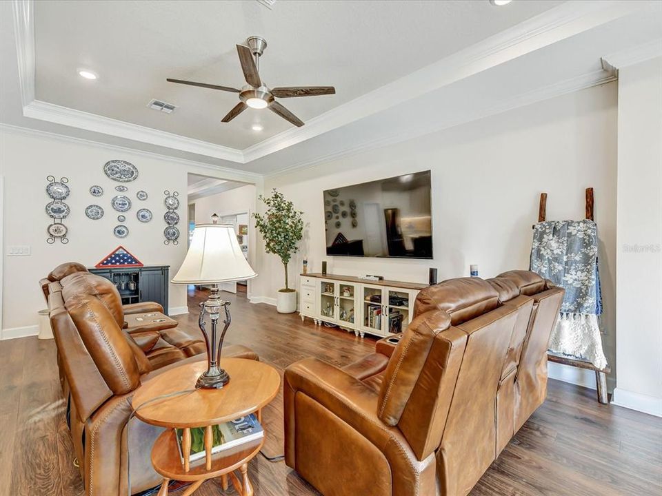 For Sale: $699,900 (2 beds, 2 baths, 1963 Square Feet)