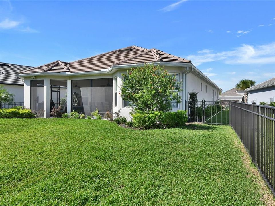 For Sale: $699,900 (2 beds, 2 baths, 1963 Square Feet)