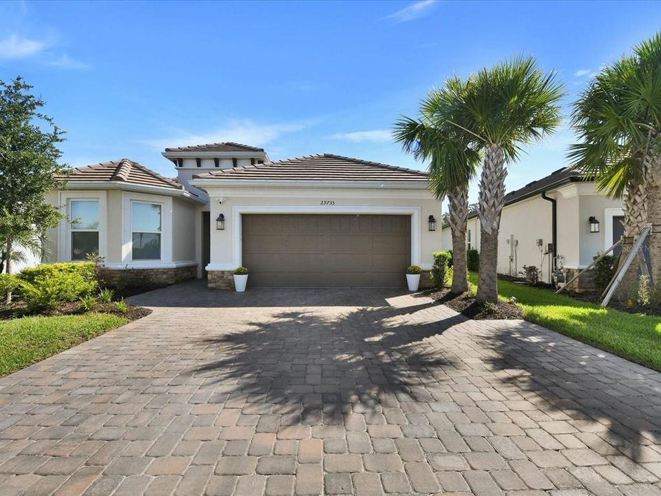 For Sale: $699,900 (2 beds, 2 baths, 1963 Square Feet)