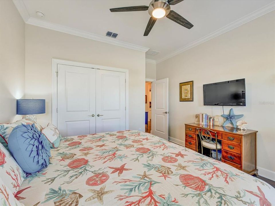 For Sale: $699,900 (2 beds, 2 baths, 1963 Square Feet)