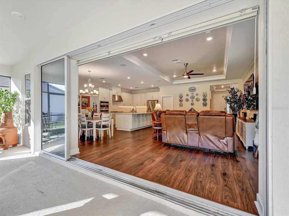 For Sale: $699,900 (2 beds, 2 baths, 1963 Square Feet)