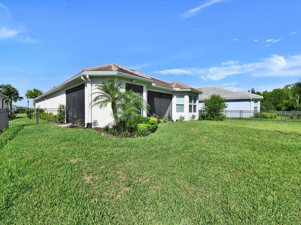 For Sale: $699,900 (2 beds, 2 baths, 1963 Square Feet)