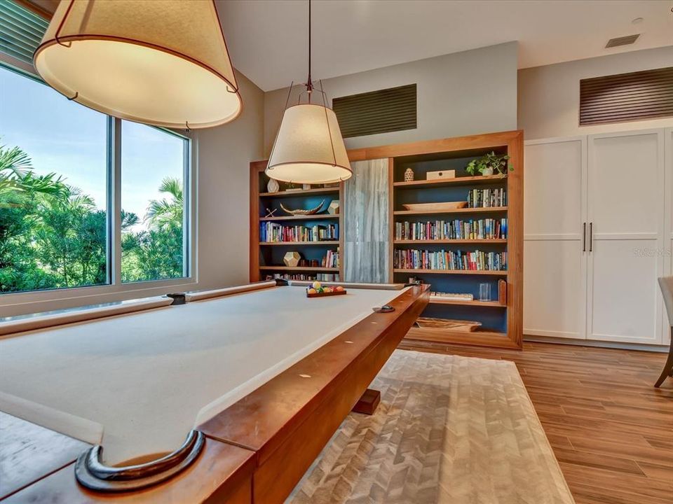 For Sale: $699,900 (2 beds, 2 baths, 1963 Square Feet)