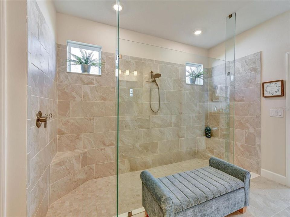 For Sale: $699,900 (2 beds, 2 baths, 1963 Square Feet)