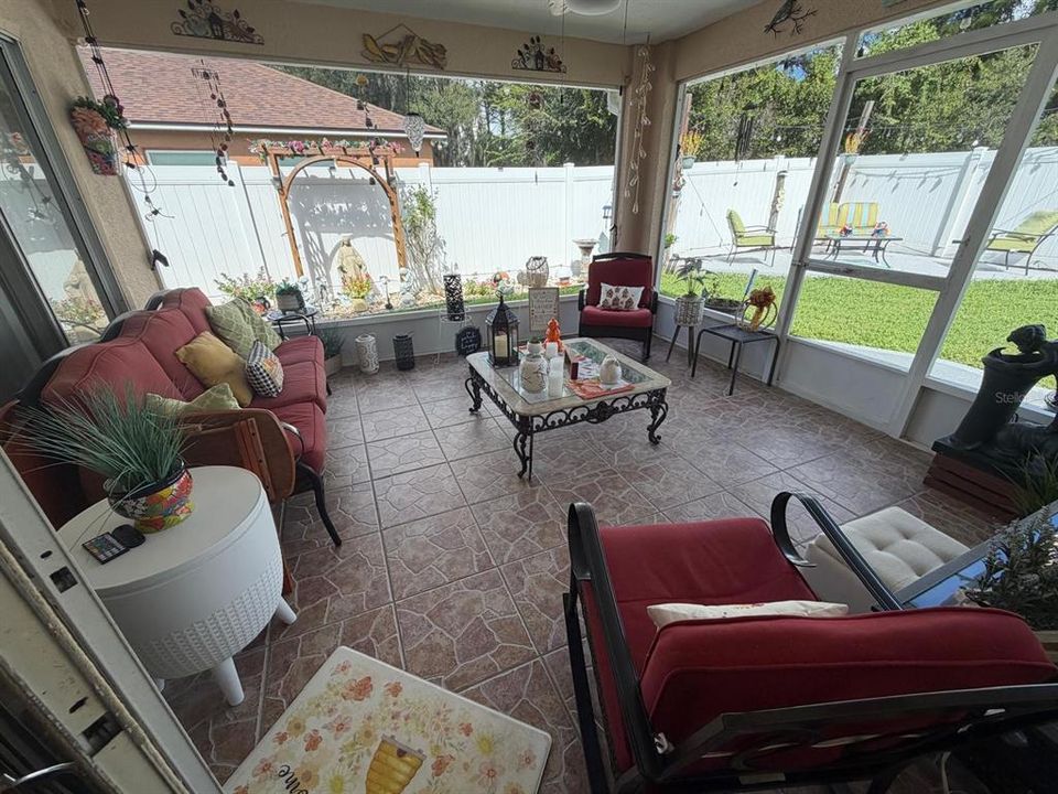 Под контрактом: $349,900 (3 спален, 2 ванн, 1906 Квадратных фут)