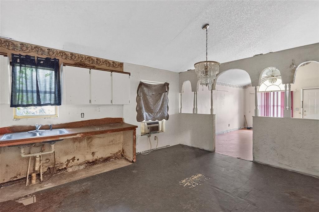 En Venta: $155,000 (3 camas, 2 baños, 1663 Pies cuadrados)