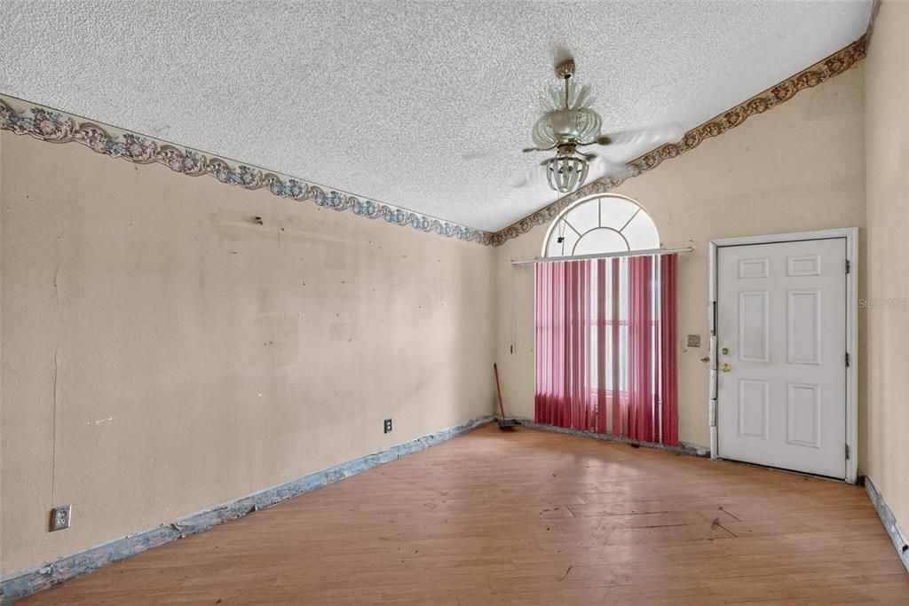 En Venta: $155,000 (3 camas, 2 baños, 1663 Pies cuadrados)