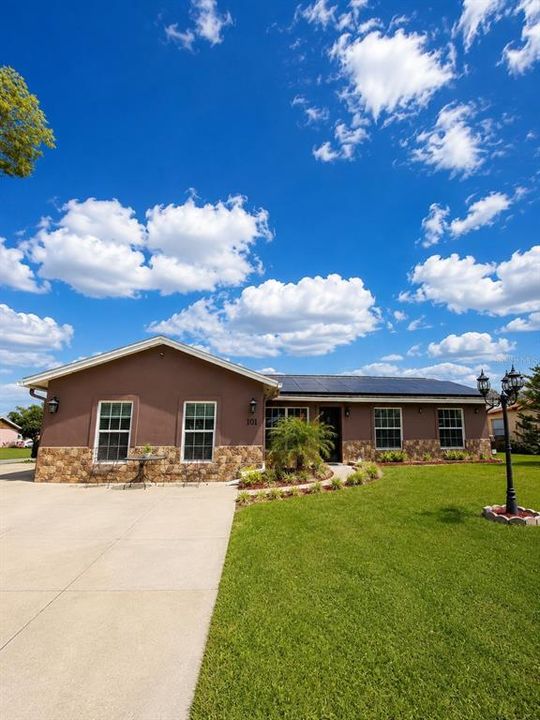 For Rent: $2,400 (3 beds, 2 baths, 1850 Square Feet)