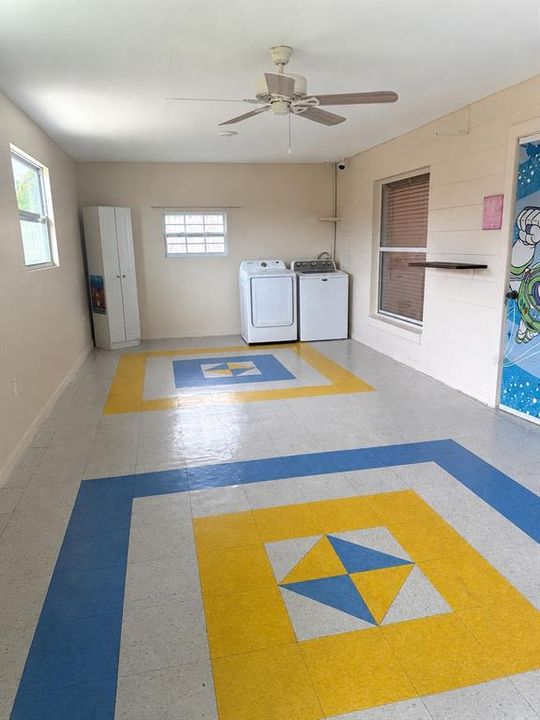 For Rent: $2,400 (3 beds, 2 baths, 1850 Square Feet)