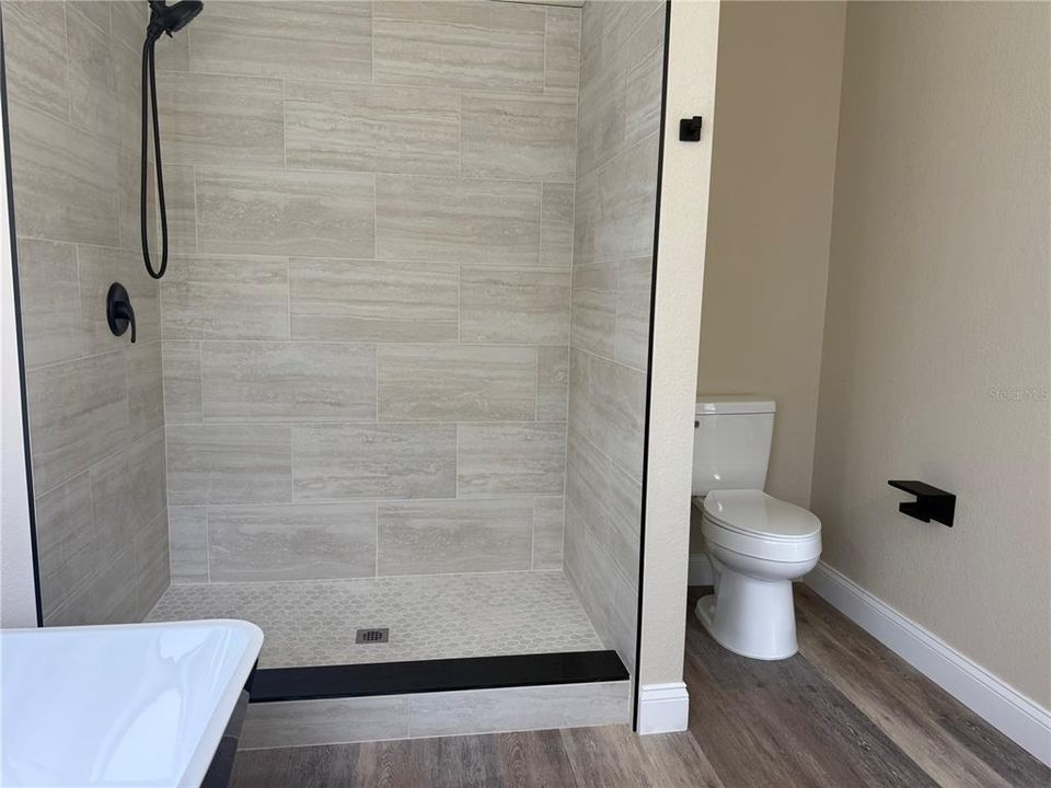 На продажу: $259,950 (3 спален, 2 ванн, 1350 Квадратных фут)