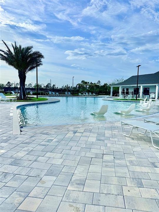 For Rent: $2,800 (5 beds, 3 baths, 2542 Square Feet)