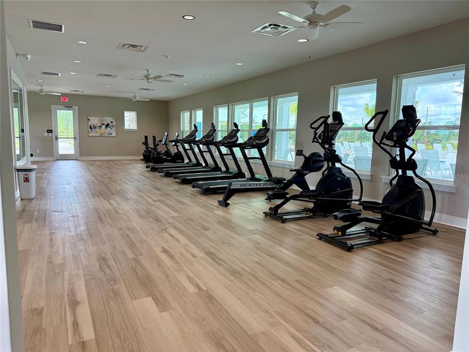 For Rent: $2,800 (5 beds, 3 baths, 2542 Square Feet)