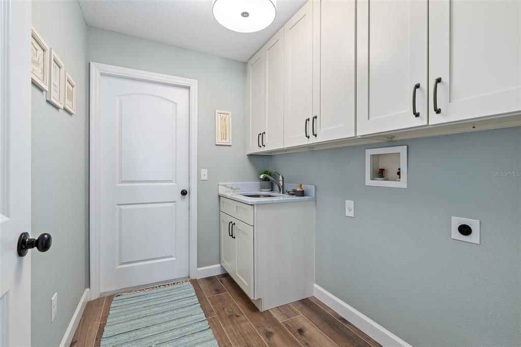 For Sale: $519,400 (3 beds, 2 baths, 2062 Square Feet)