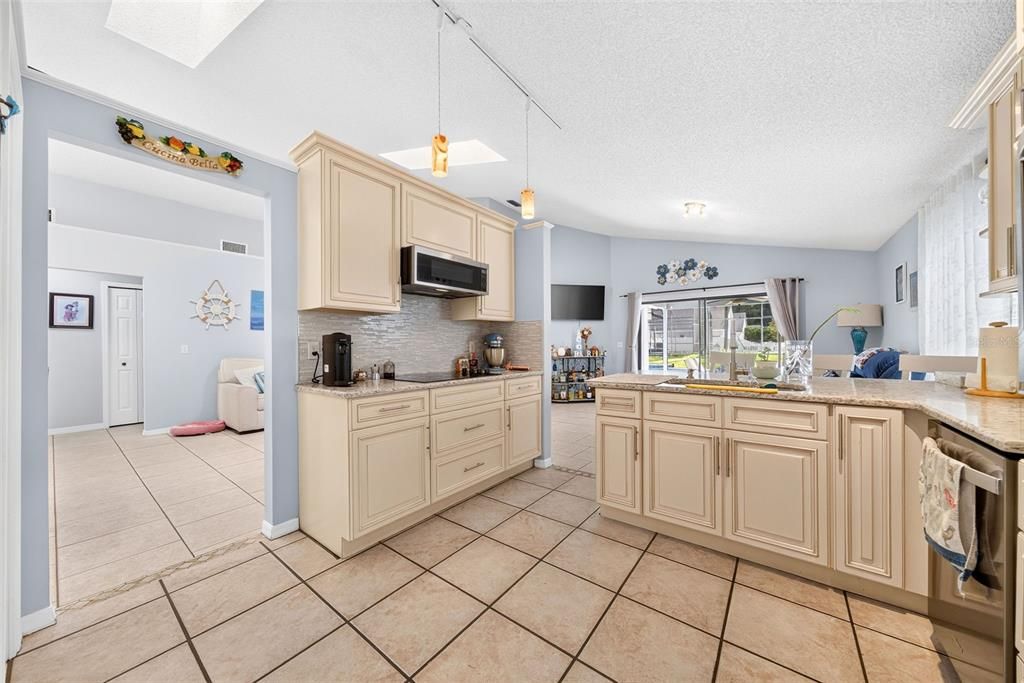For Sale: $478,000 (3 beds, 2 baths, 1600 Square Feet)