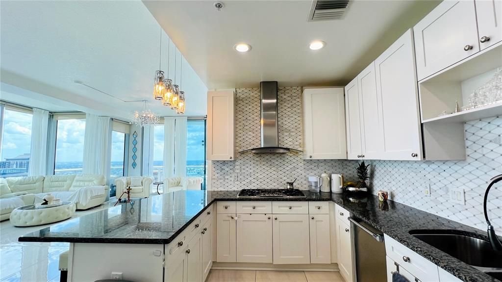 For Sale: $1,250,000 (3 beds, 3 baths, 2159 Square Feet)