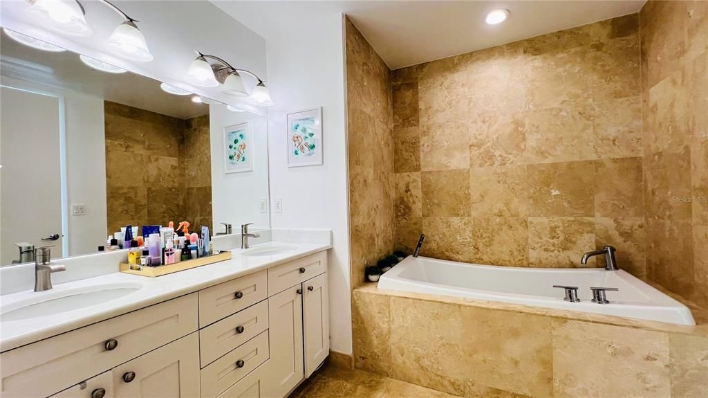 For Sale: $1,250,000 (3 beds, 3 baths, 2159 Square Feet)