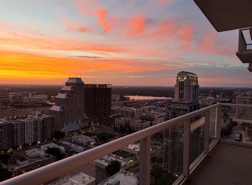 For Sale: $1,250,000 (3 beds, 3 baths, 2159 Square Feet)
