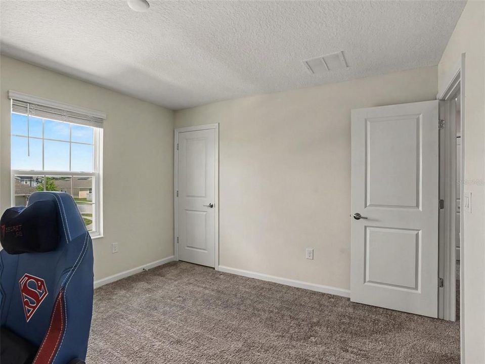 For Sale: $424,999 (5 beds, 2 baths, 2915 Square Feet)