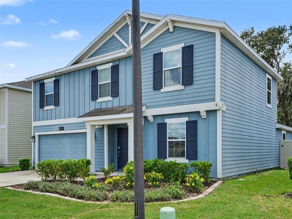 For Sale: $424,999 (5 beds, 2 baths, 2915 Square Feet)