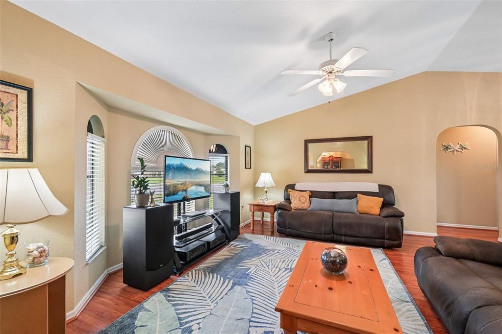 Active With Contract: $335,000 (3 beds, 2 baths, 1514 Square Feet)