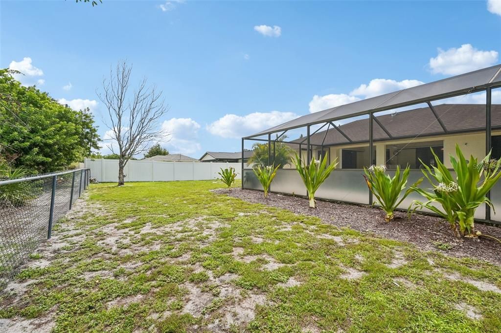 Active With Contract: $335,000 (3 beds, 2 baths, 1514 Square Feet)