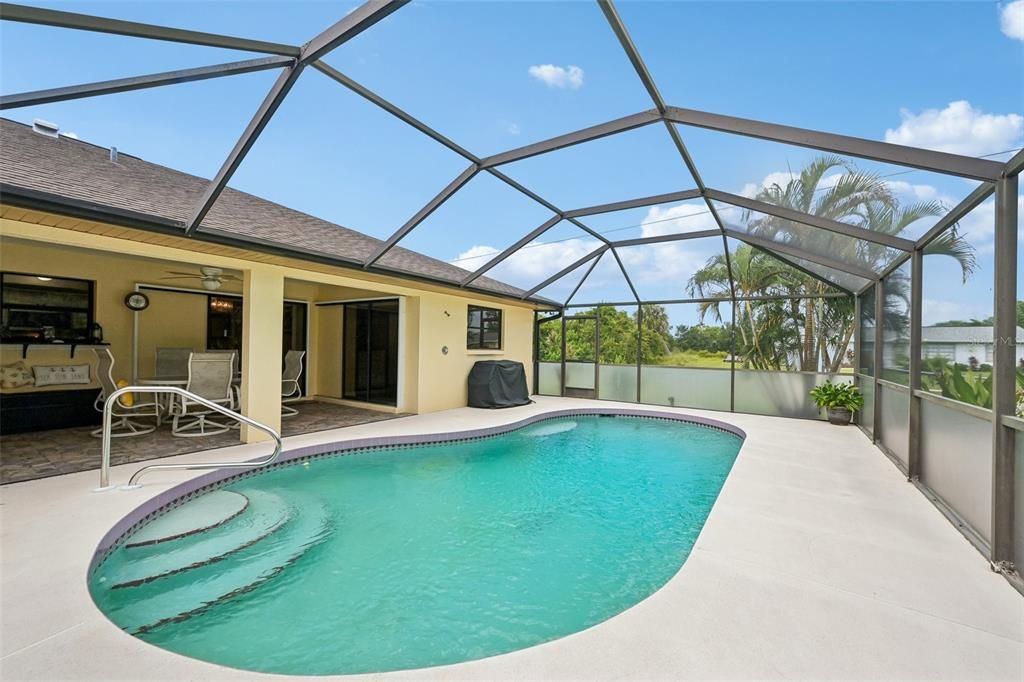 Active With Contract: $335,000 (3 beds, 2 baths, 1514 Square Feet)