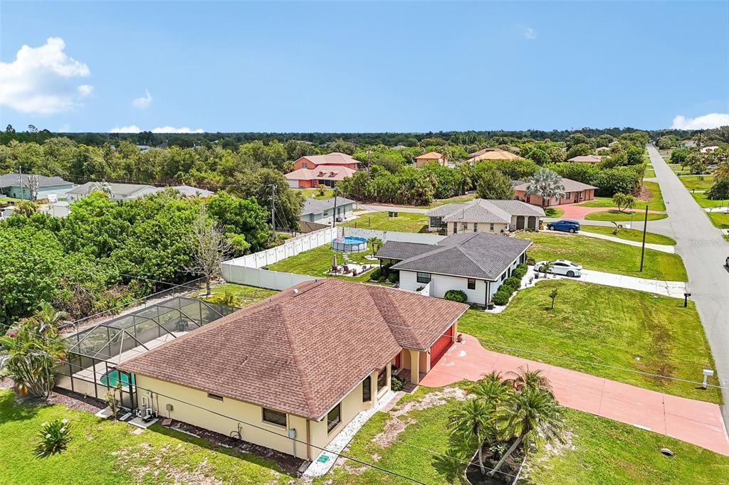 Active With Contract: $335,000 (3 beds, 2 baths, 1514 Square Feet)