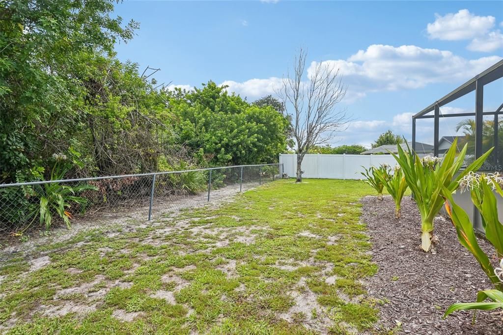 Active With Contract: $335,000 (3 beds, 2 baths, 1514 Square Feet)