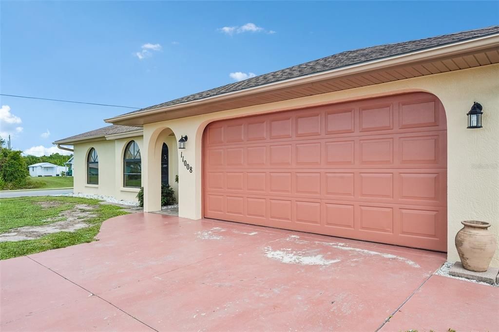 Active With Contract: $335,000 (3 beds, 2 baths, 1514 Square Feet)