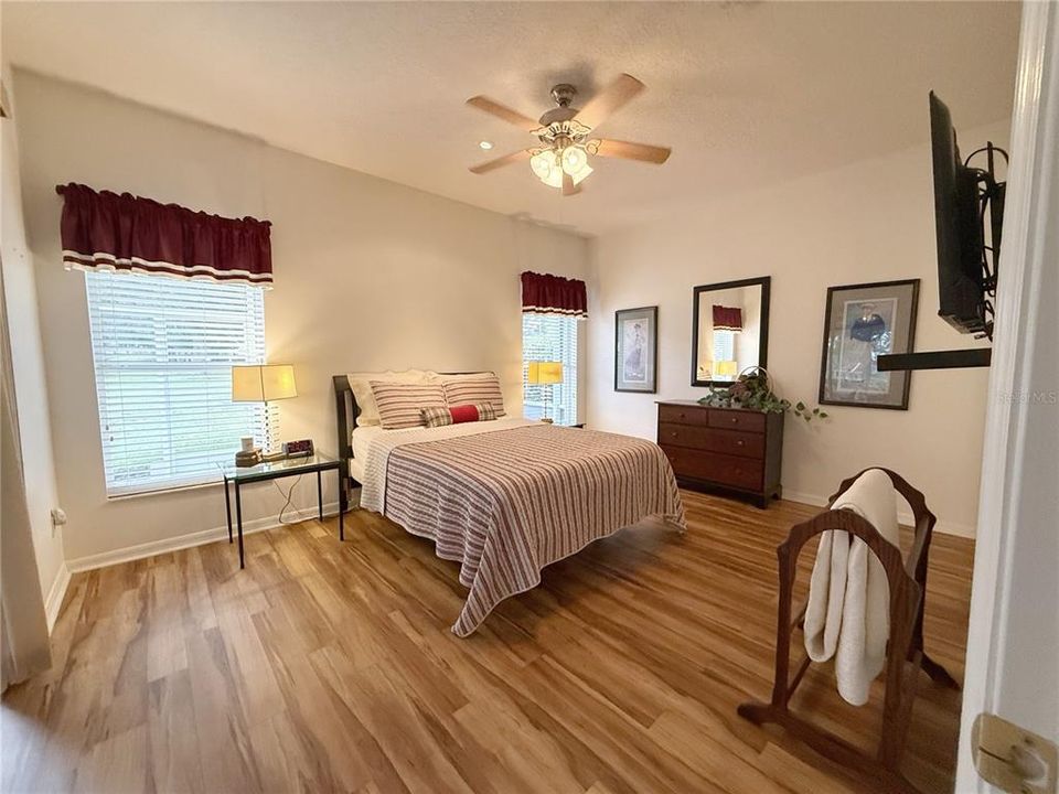 Active With Contract: $387,500 (3 beds, 2 baths, 2035 Square Feet)