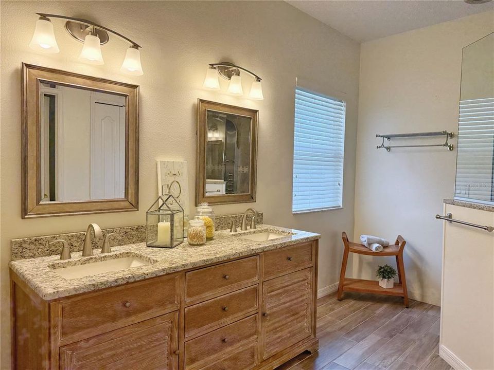 Active With Contract: $387,500 (3 beds, 2 baths, 2035 Square Feet)