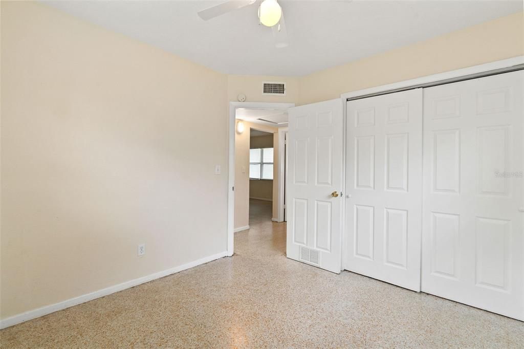 For Rent: $2,400 (4 beds, 2 baths, 1215 Square Feet)