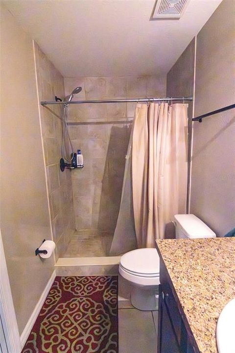 For Sale: $299,999 (4 beds, 2 baths, 1596 Square Feet)
