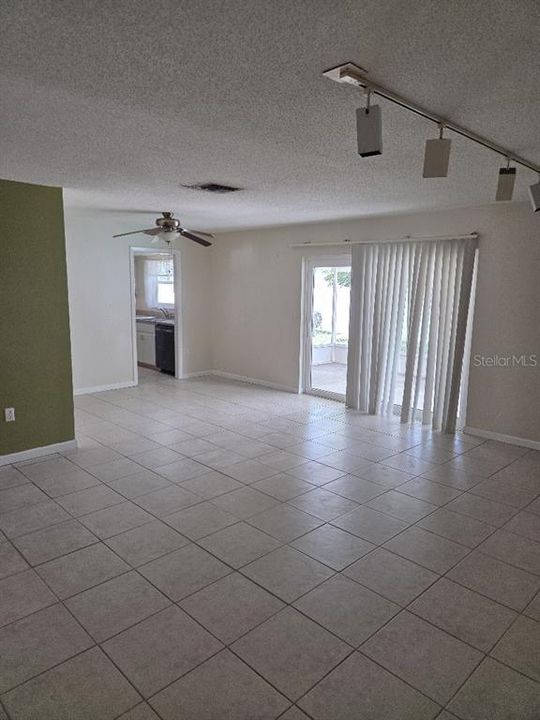 For Sale: $450,000 (3 beds, 2 baths, 1457 Square Feet)