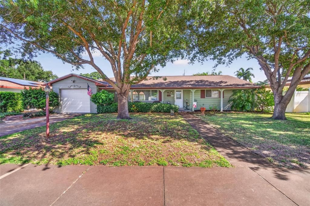 For Sale: $399,000 (3 beds, 2 baths, 1520 Square Feet)