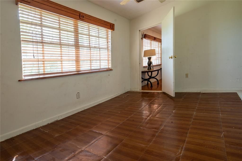 En Venta: $289,000 (2 camas, 1 baños, 1272 Pies cuadrados)