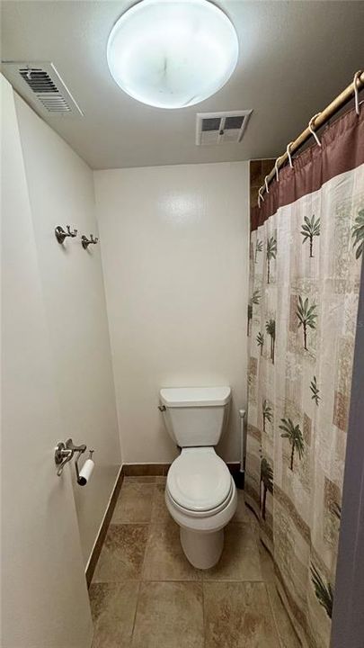For Sale: $120,000 (1 beds, 1 baths, 675 Square Feet)