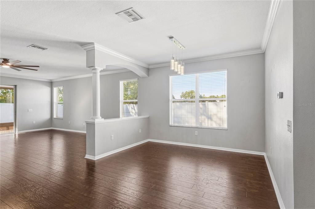 En Venta: $385,000 (3 camas, 2 baños, 2596 Pies cuadrados)