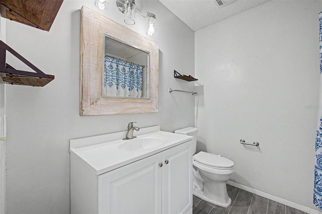 For Sale: $424,900 (3 beds, 2 baths, 1969 Square Feet)