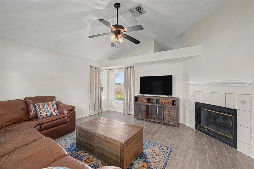 For Sale: $424,900 (3 beds, 2 baths, 1969 Square Feet)