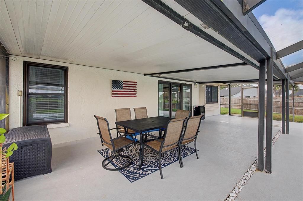 For Sale: $424,900 (3 beds, 2 baths, 1969 Square Feet)