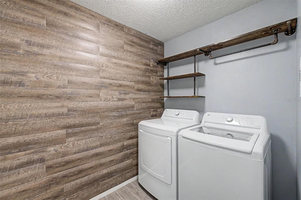 For Sale: $424,900 (3 beds, 2 baths, 1969 Square Feet)