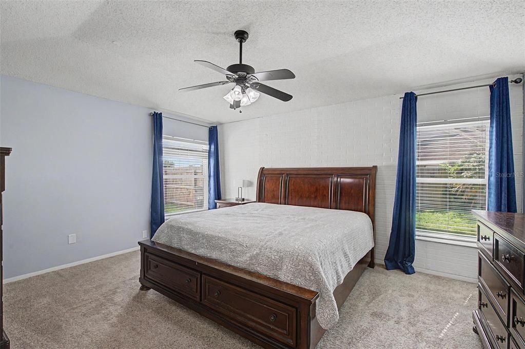 For Sale: $424,900 (3 beds, 2 baths, 1969 Square Feet)