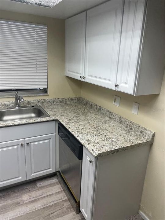 For Rent: $2,195 (3 beds, 2 baths, 1194 Square Feet)