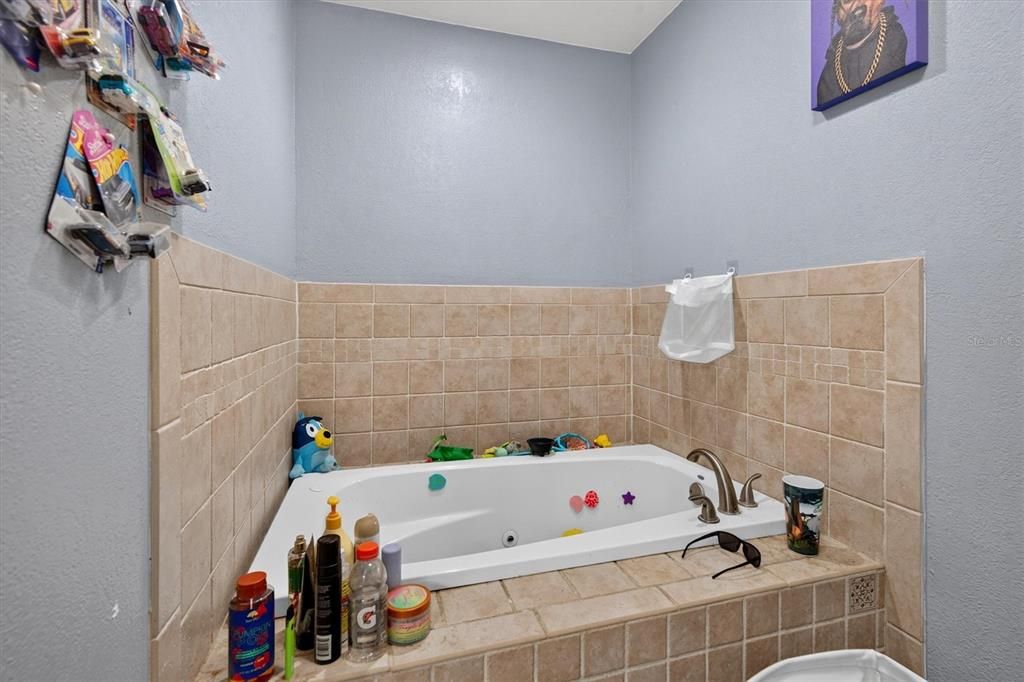 En Venta: $229,000 (2 camas, 2 baños, 1062 Pies cuadrados)