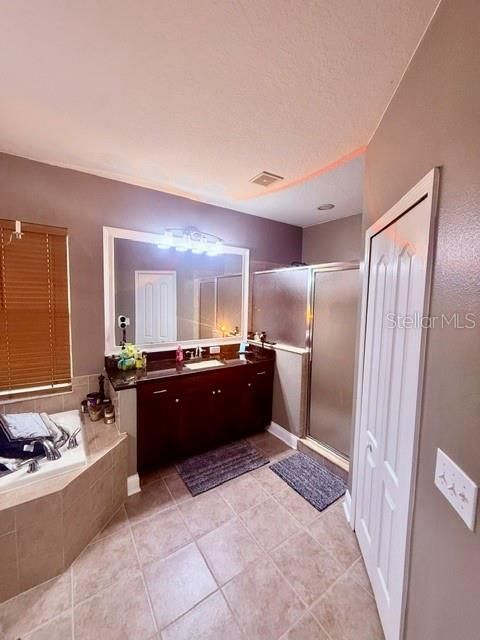 En Venta: $559,000 (6 camas, 3 baños, 3376 Pies cuadrados)