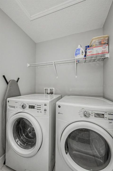 На продажу: $329,990 (2 спален, 2 ванн, 1264 Квадратных фут)