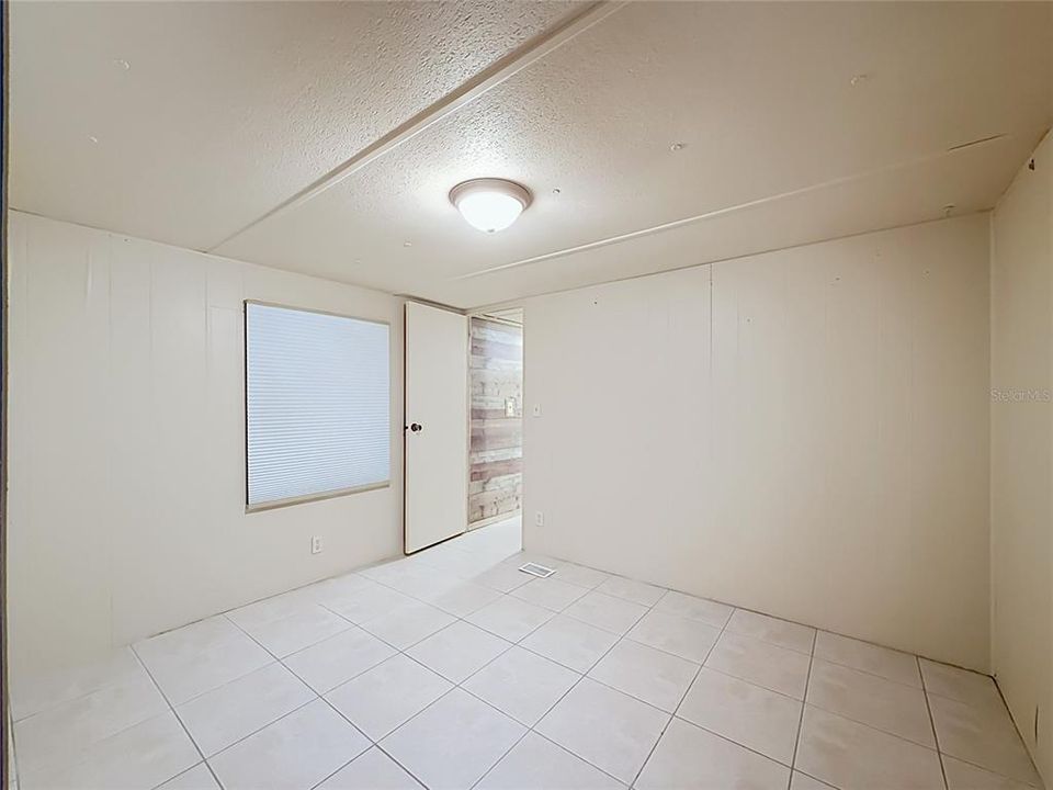 For Sale: $169,900 (2 beds, 1 baths, 1504 Square Feet)