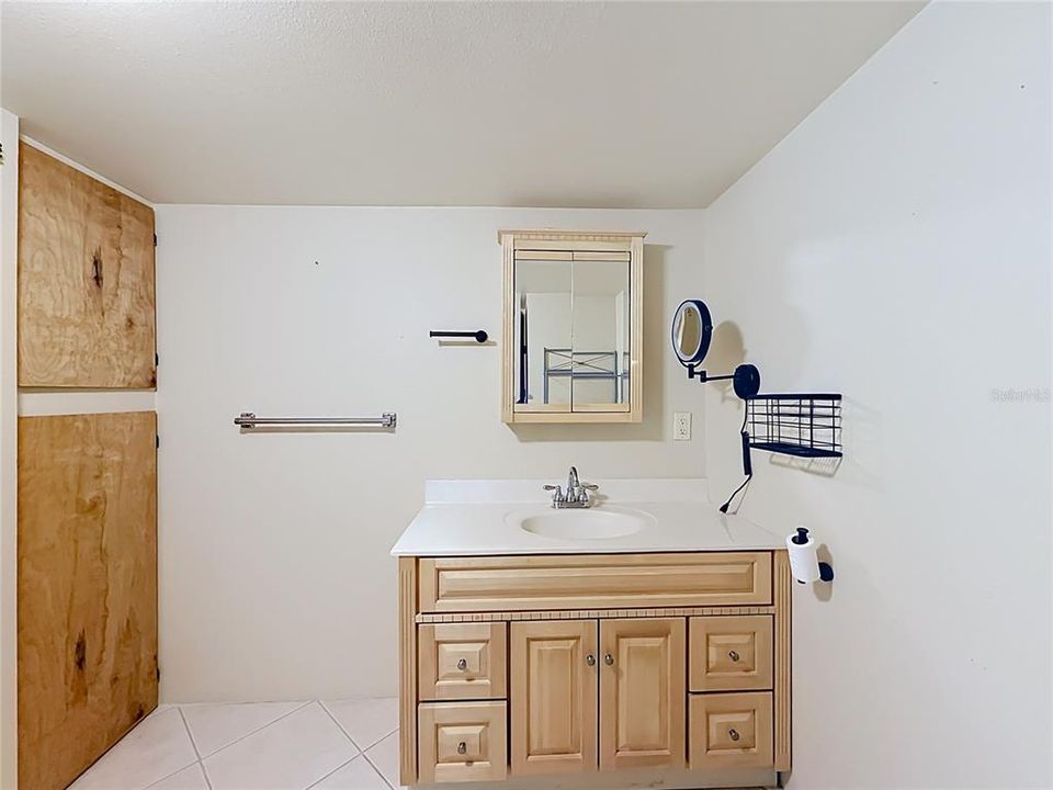 For Sale: $169,900 (2 beds, 1 baths, 1504 Square Feet)
